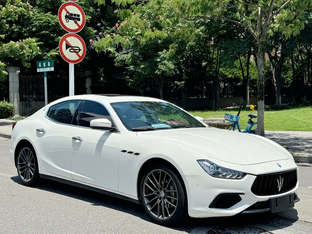Ghibli 2019 3.0 T Standard Edition Euro V