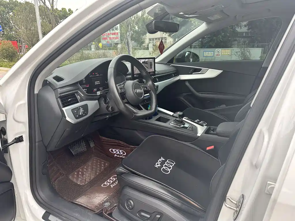 Audi A4L 2022 40 TFSI Fashion Dynamic Edition
