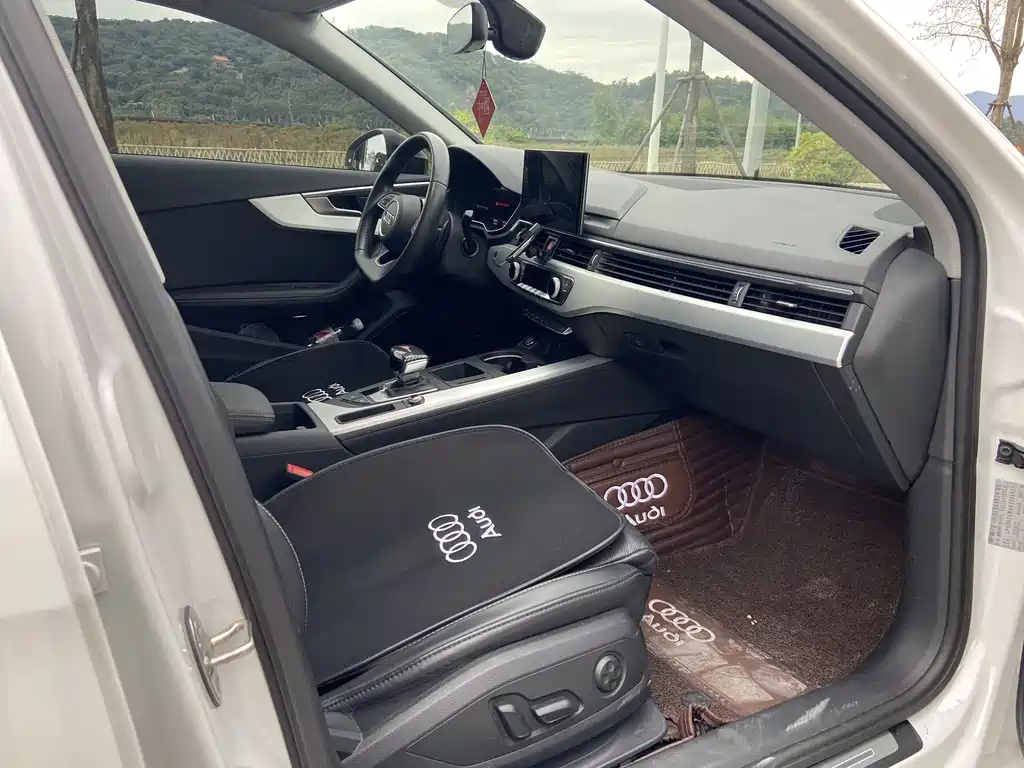 Audi A4L 2022 40 TFSI Fashion Dynamic Edition