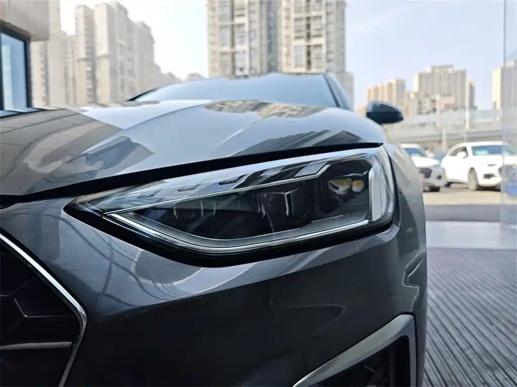 Audi A4L 2022 40 TFSI Sporty Dynamic Edition