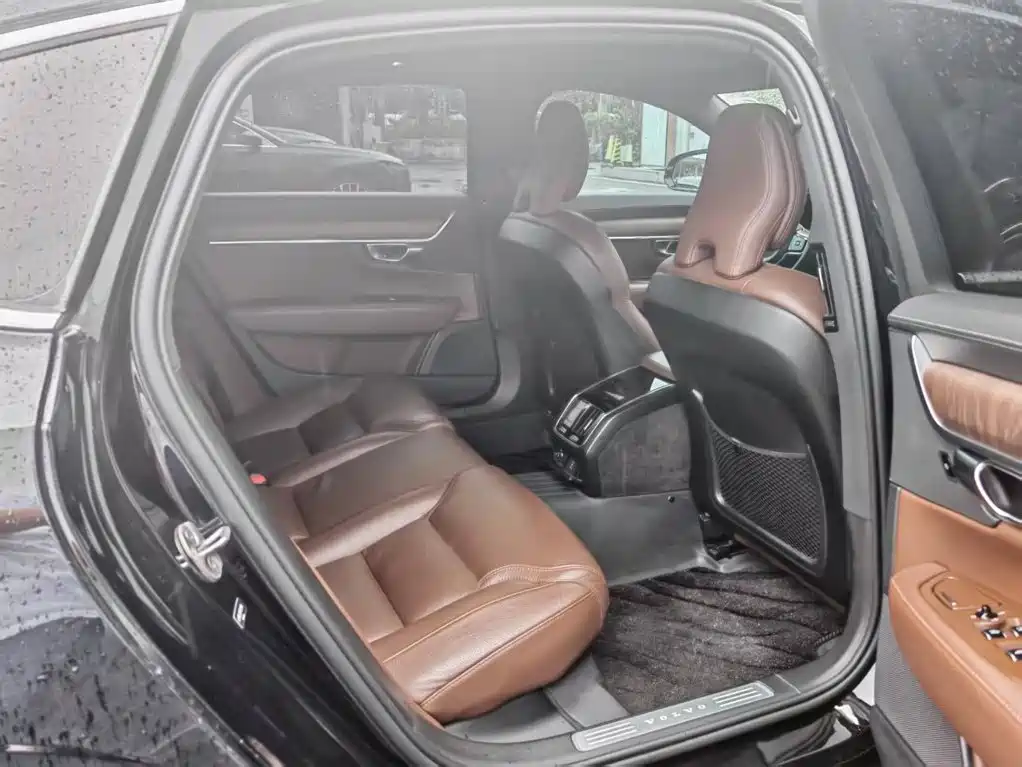 Volvo S90 2023 B5 Intelligent Distance Luxury Edition