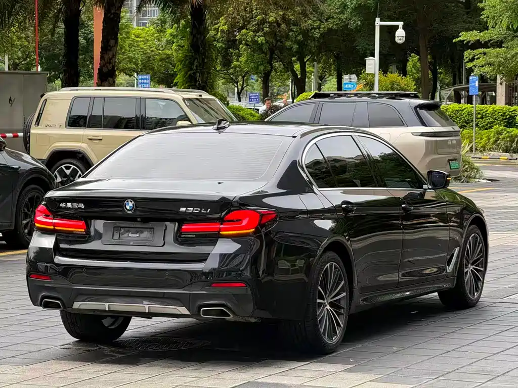 BMW 5 Series 2022 530Li Leading Edition M Sport Package