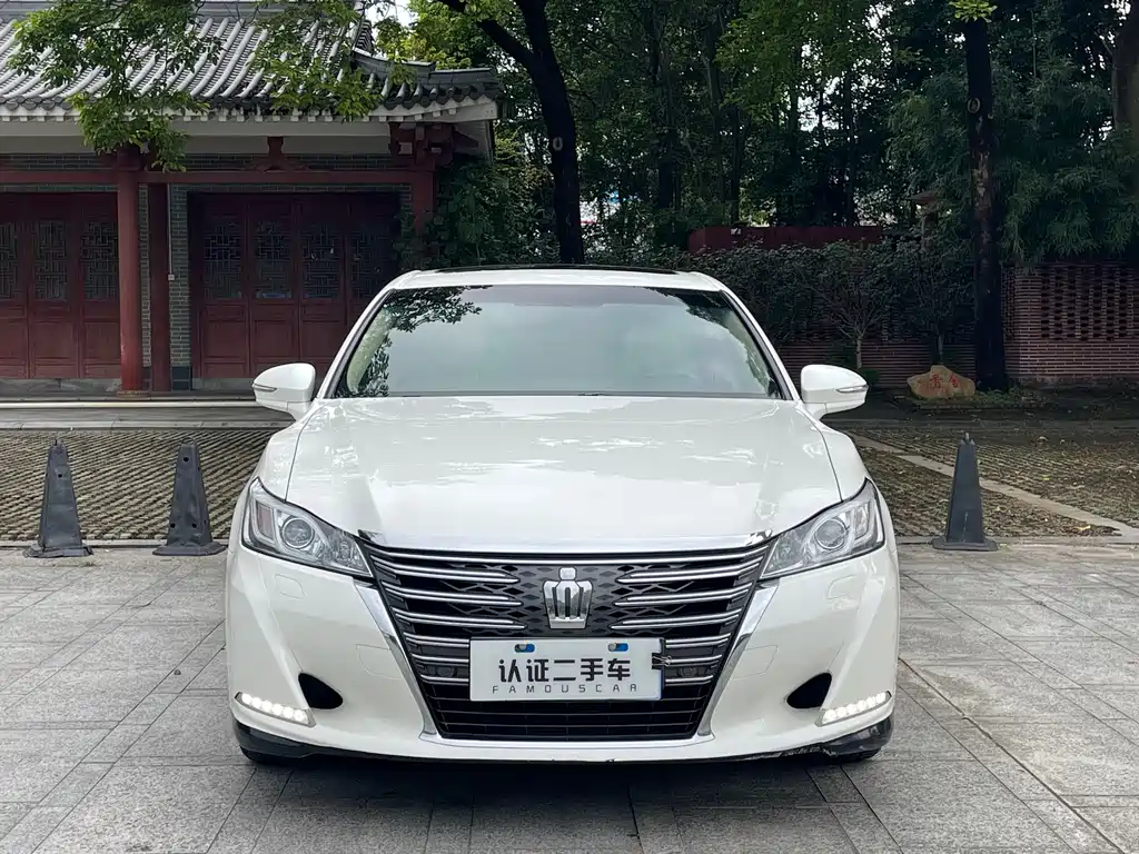 Crown 2015 2.0T Fashion Edition