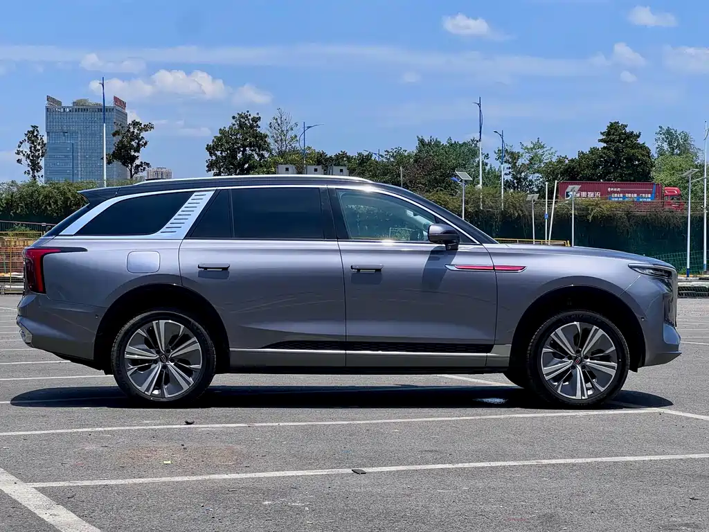 红旗E-HS9 2021 6-seat Flag Comfort Edition 510km