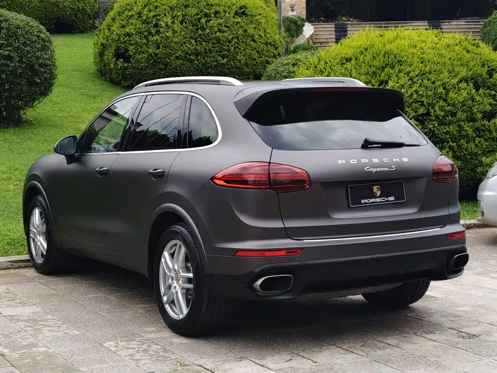 Cayenne 2016 Platinum Edition 3.0T
