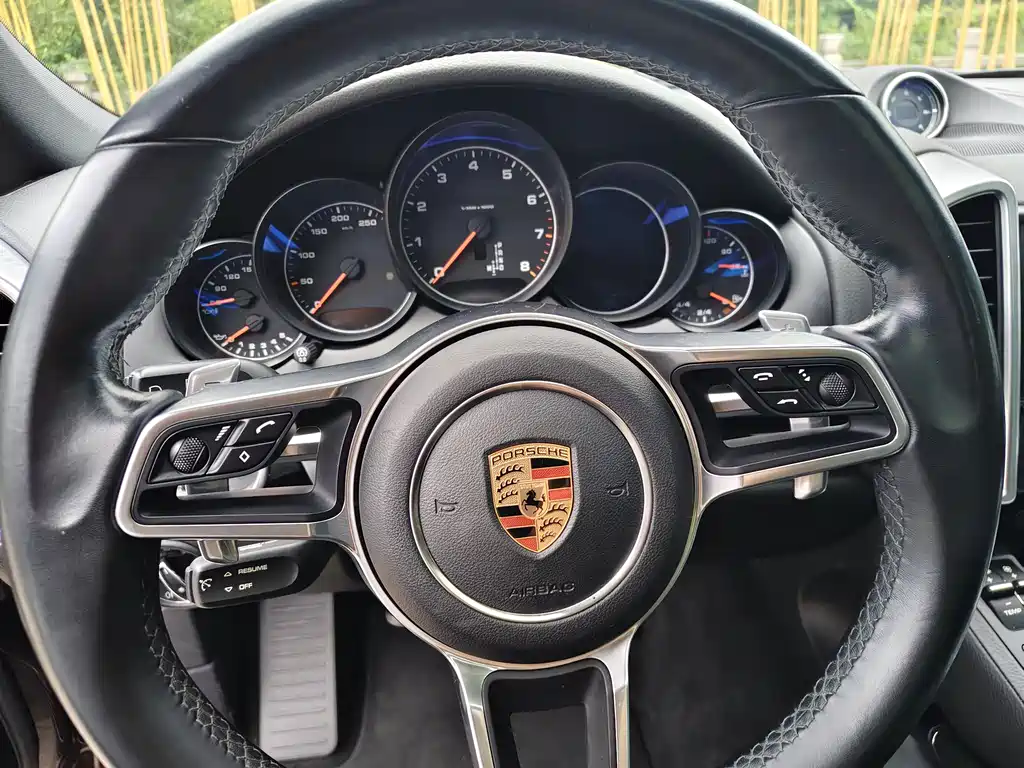 Cayenne 2016 Platinum Edition 3.0T