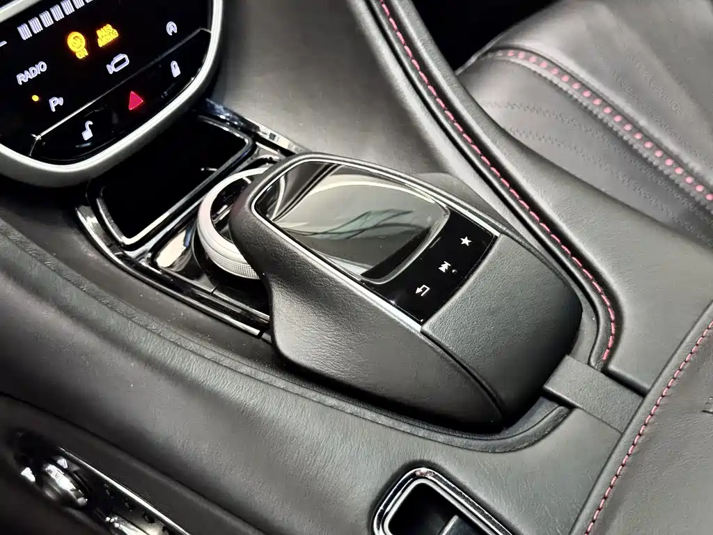 Aston Martin DB11 2019 Model 4.0T V8 Coupe