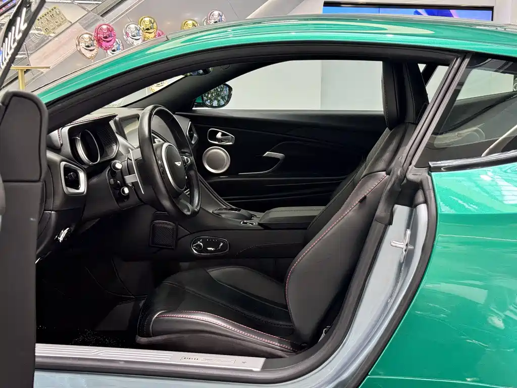 Aston Martin DB11 2019 Model 4.0T V8 Coupe
