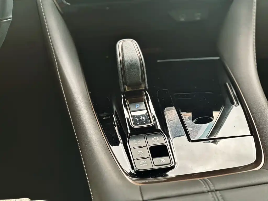 Alphard 2024 Model Double擎 2.5L Zhenxiang Edition