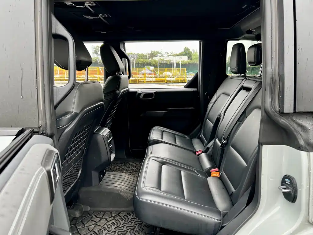 Ford Bronco 2024 2.3T Matte Black