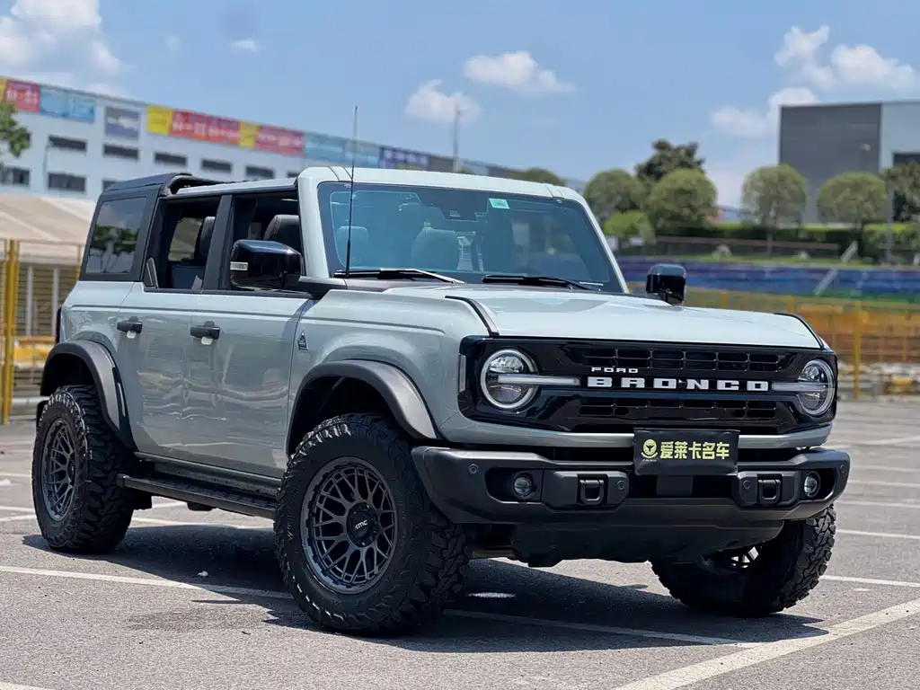Ford Bronco 2024 2.3T Matte Black