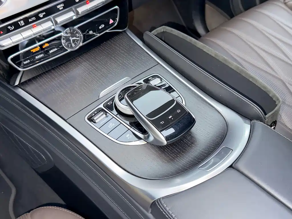 Mercedes-Benz G-Class 2022 G 500