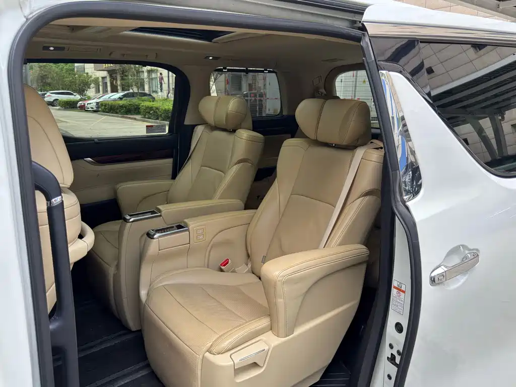 Alphard 2015 3.5L Luxury Edition