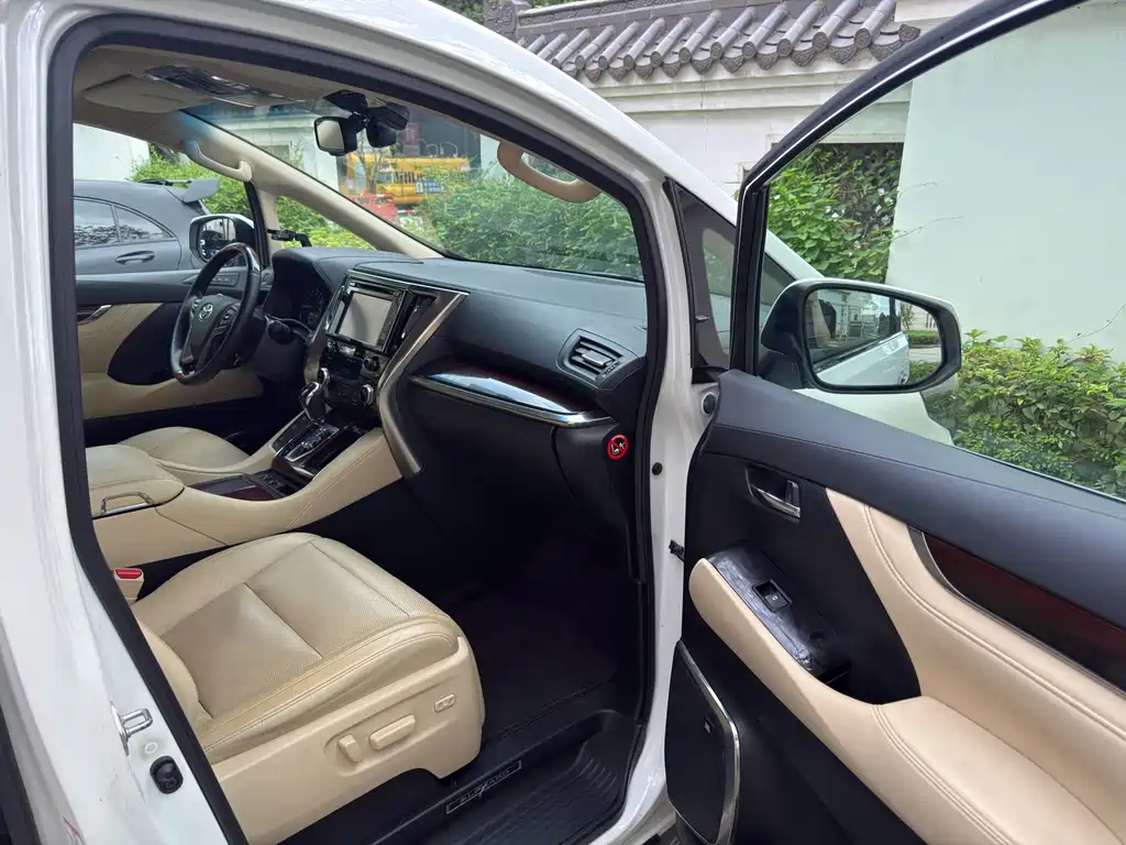 Alphard 2015 3.5L Luxury Edition