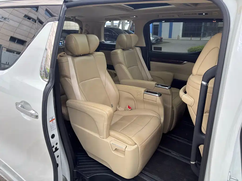 Alphard 2015 3.5L Luxury Edition