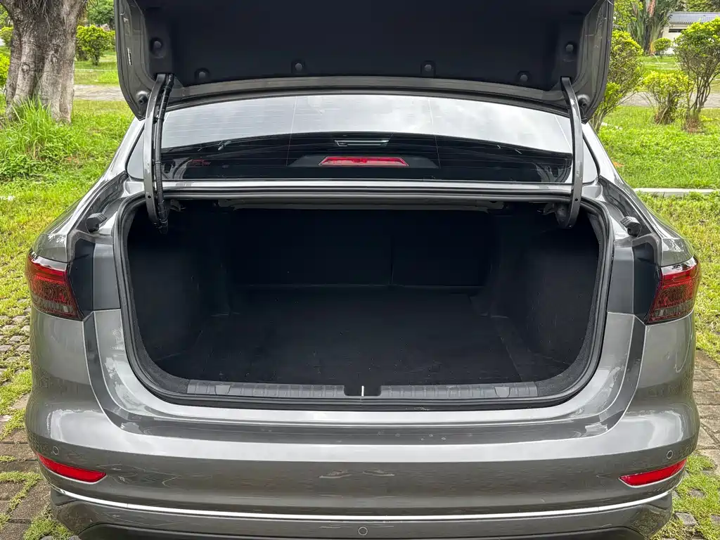 Emgrand 2022 4th Generation 1.5L CVT Prestige Edition