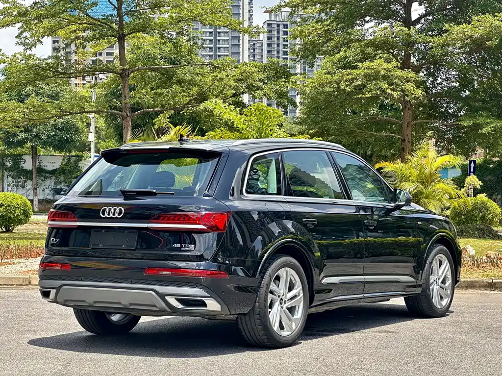 Audi Q7 2023 45 TFSI quattro S line Sport Edition