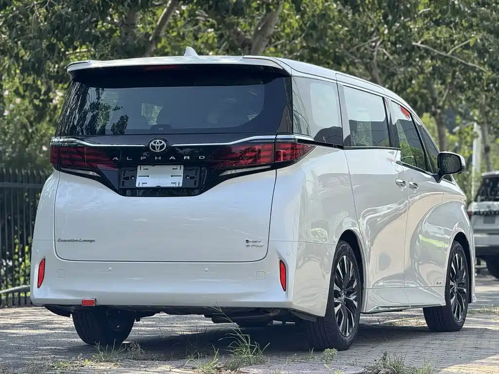 Alphard 2025款 Hybrid 2.5L Premium Gold Edition