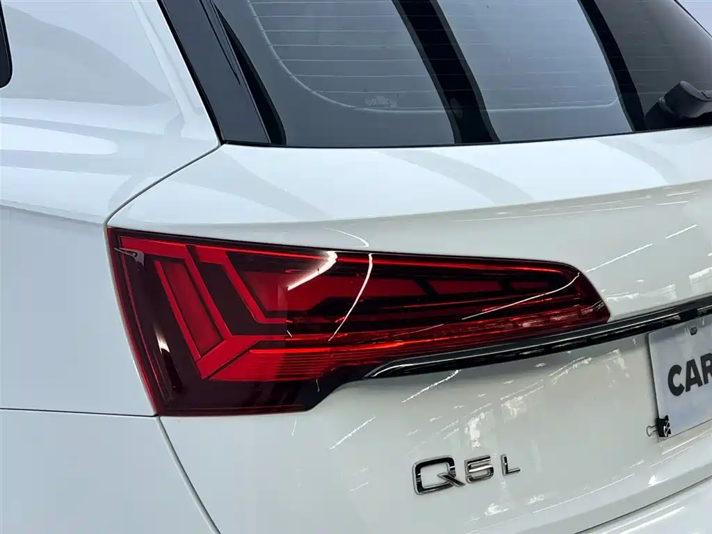 Audi Q5L 2023 40T Premium Dynamic Edition