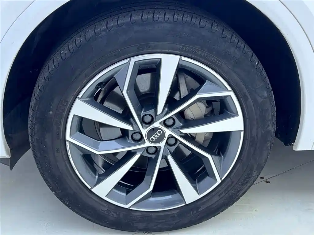Audi Q5L 2023 40T Premium Dynamic Edition