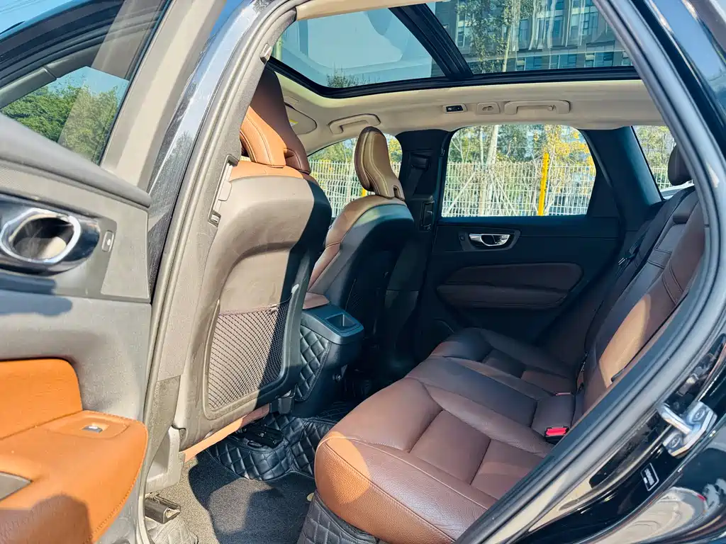 Volvo XC60 2019 T5 AWD Momentum Edition Euro VI