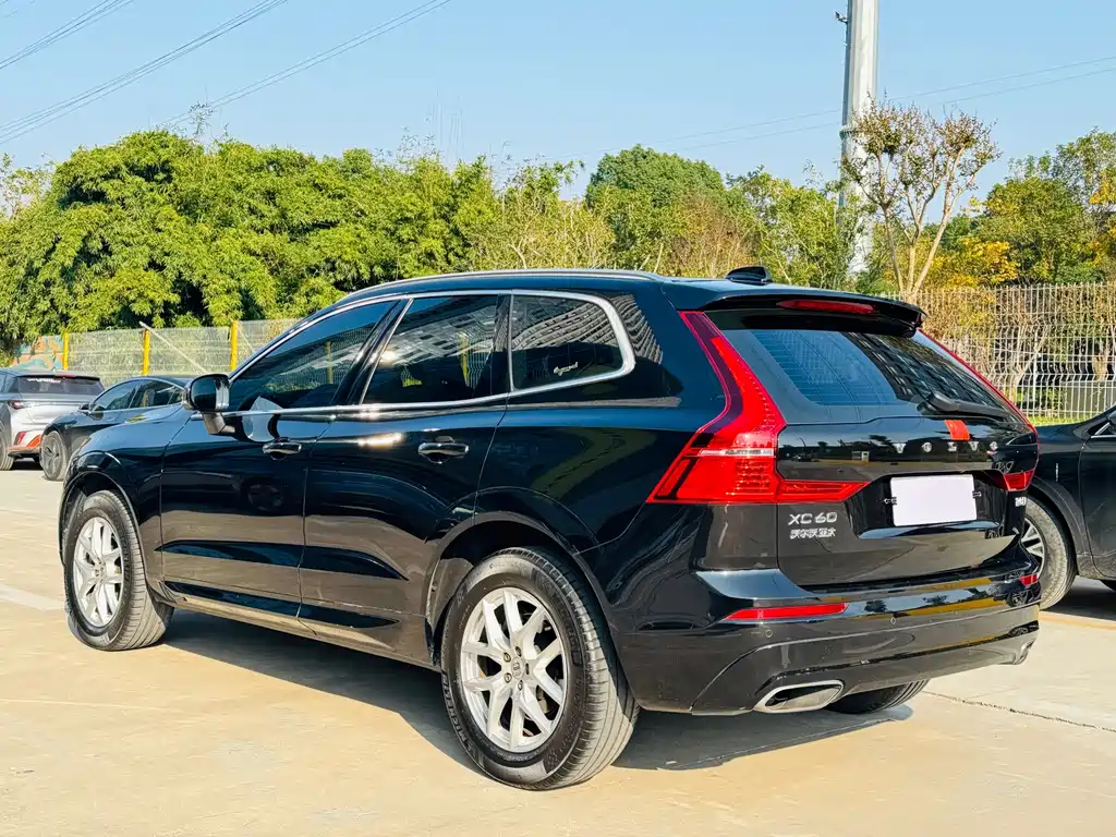 Volvo XC60 2019 T5 AWD Momentum Edition Euro VI