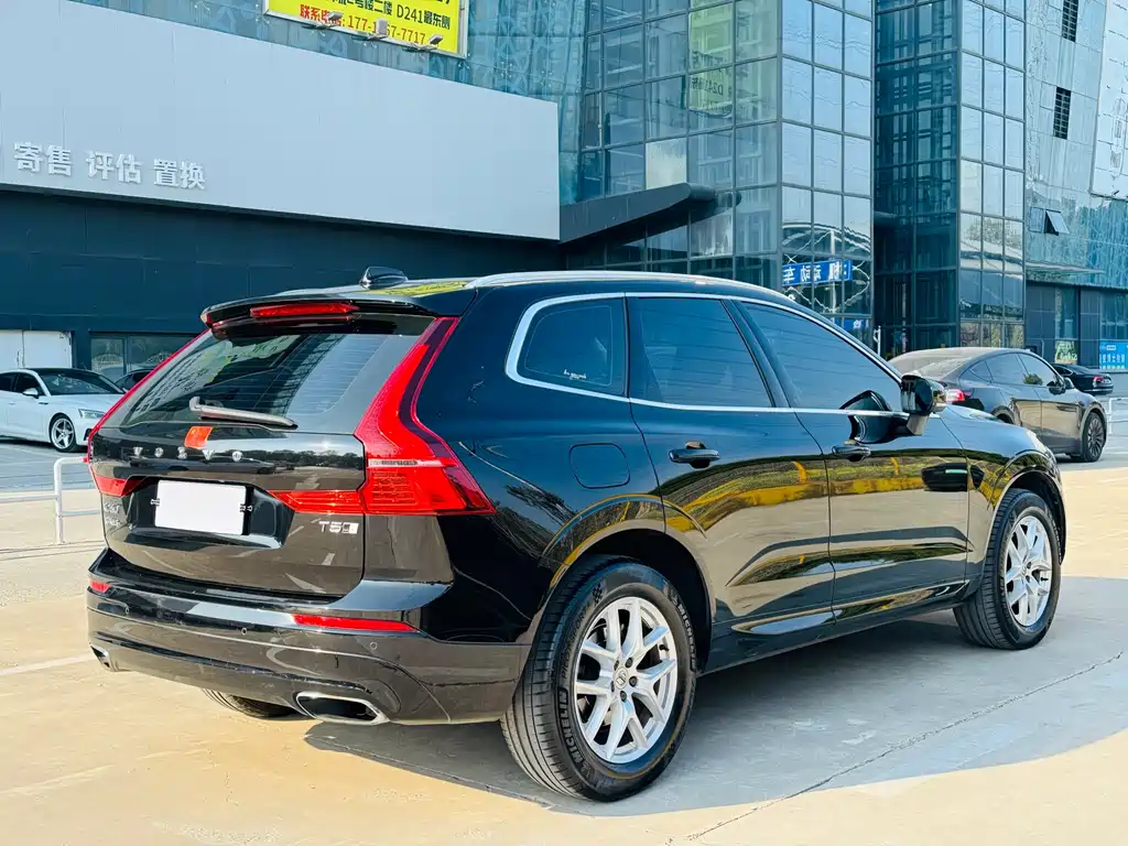 Volvo XC60 2019 T5 AWD Momentum Edition Euro VI