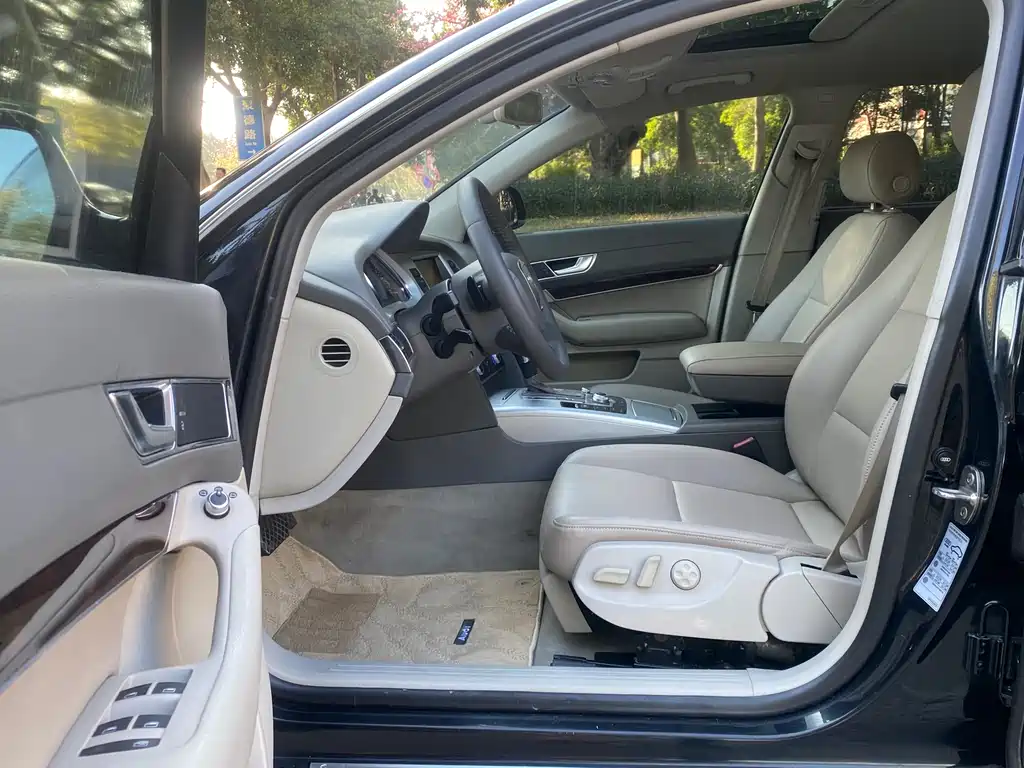 Audi A6L 2010 model 2.0 TFSI automatic standard edition