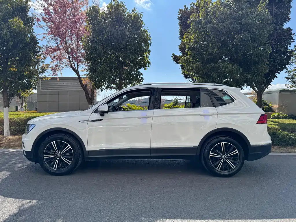 Tiguan L 2021 330 TSI Automatic Two-wheel Drive Smart Enjoy Edition
