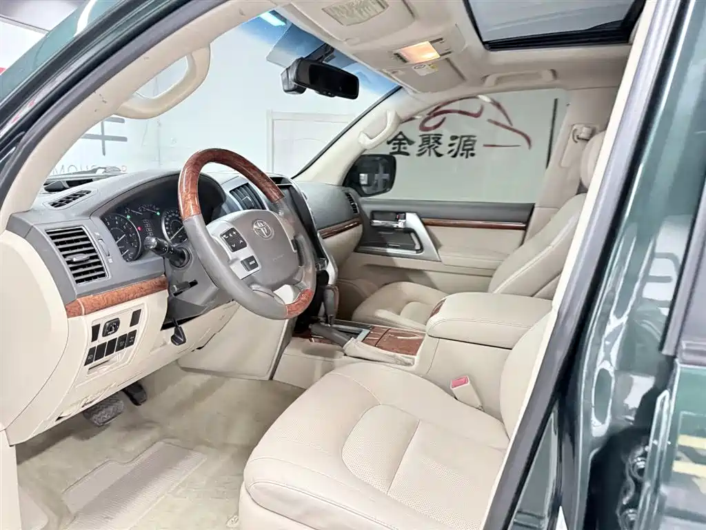 Land Cruiser 2012 4.0L Automatic GX-R