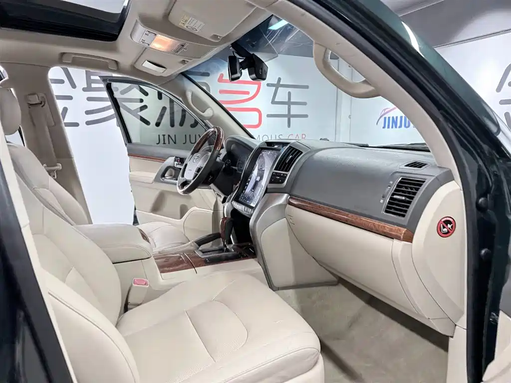 Land Cruiser 2012 4.0L Automatic GX-R
