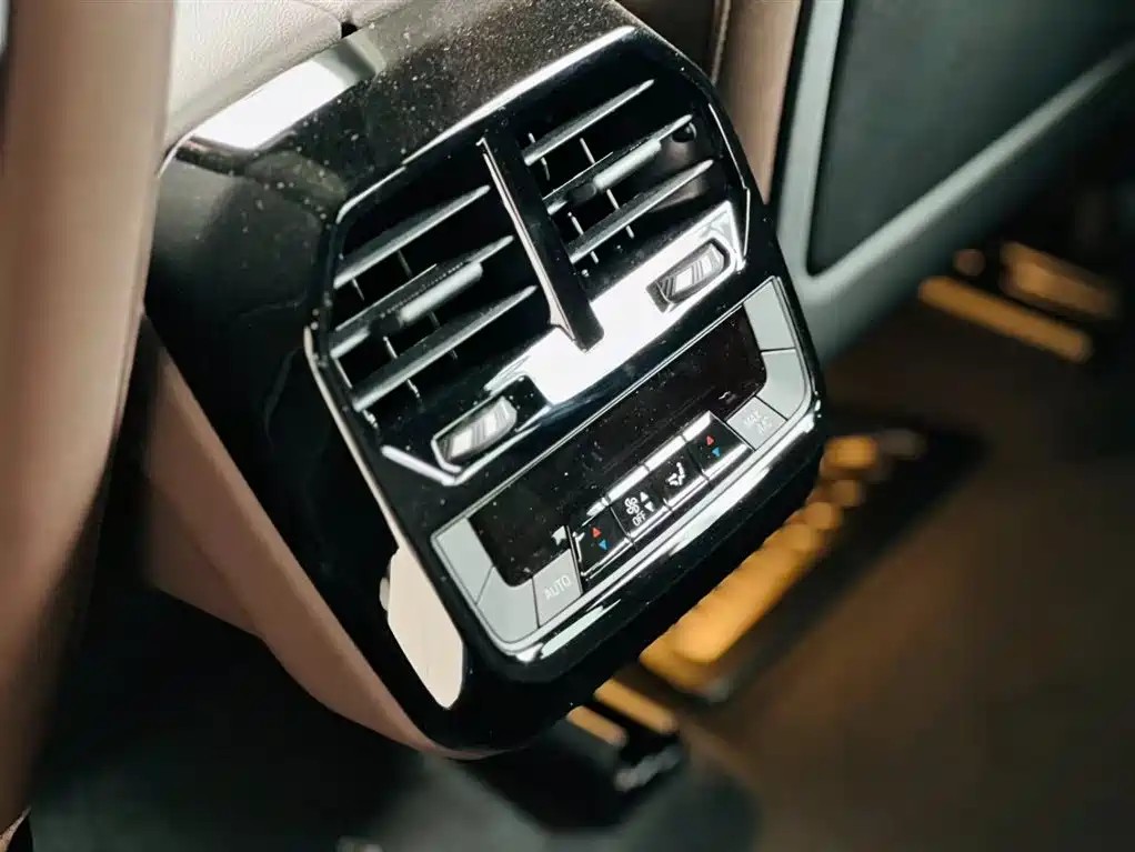 BMW iX 2023 Facelift xDrive40