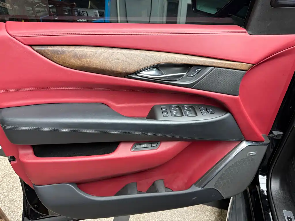 Escalade ESV Platinum Extended Length 2017