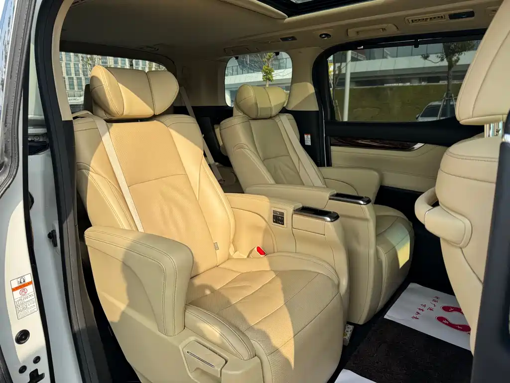 Alphard 2019 model Hybrid 2.5L Luxury Edition