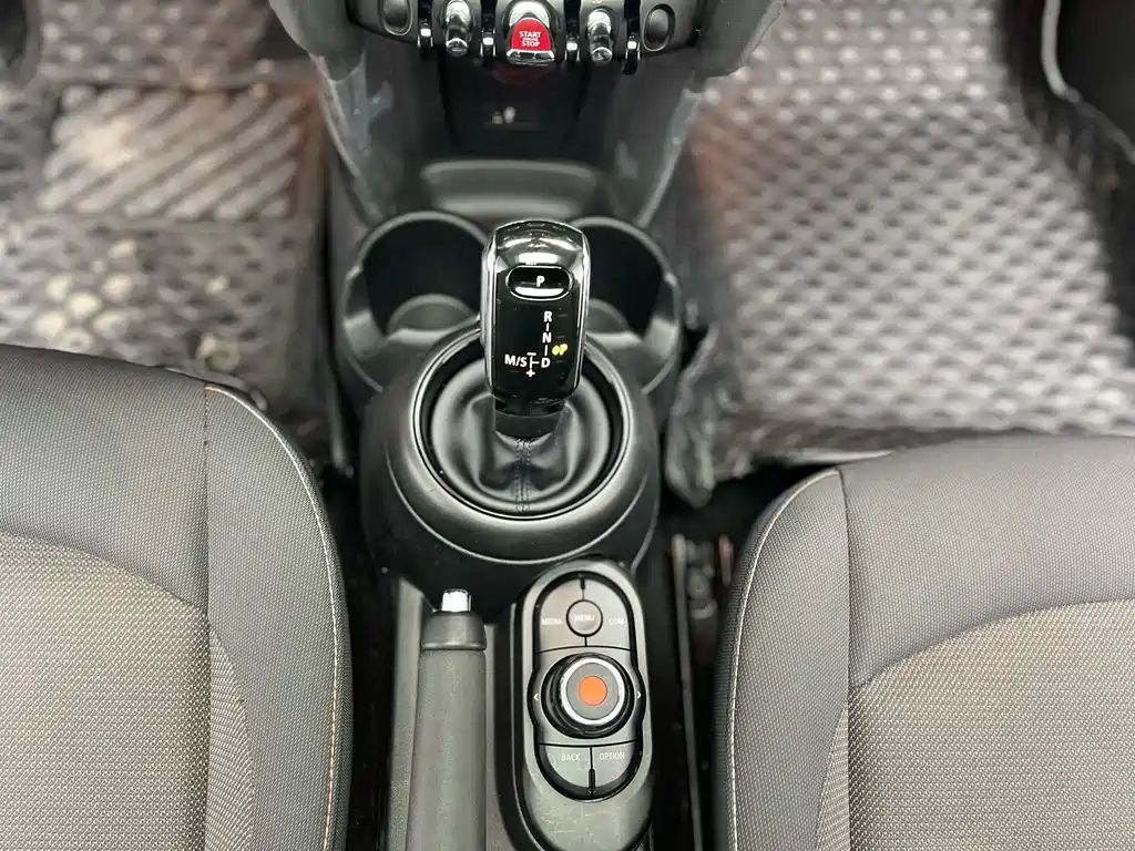 MINI 2022 1.5T ONE