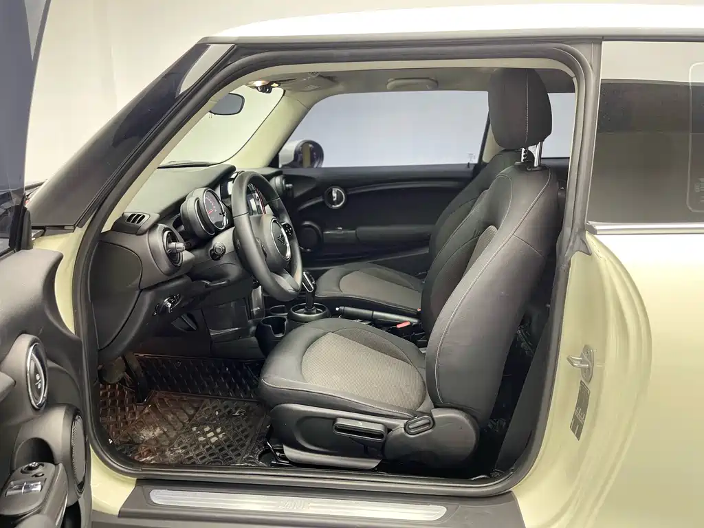 MINI 2022 1.5T ONE