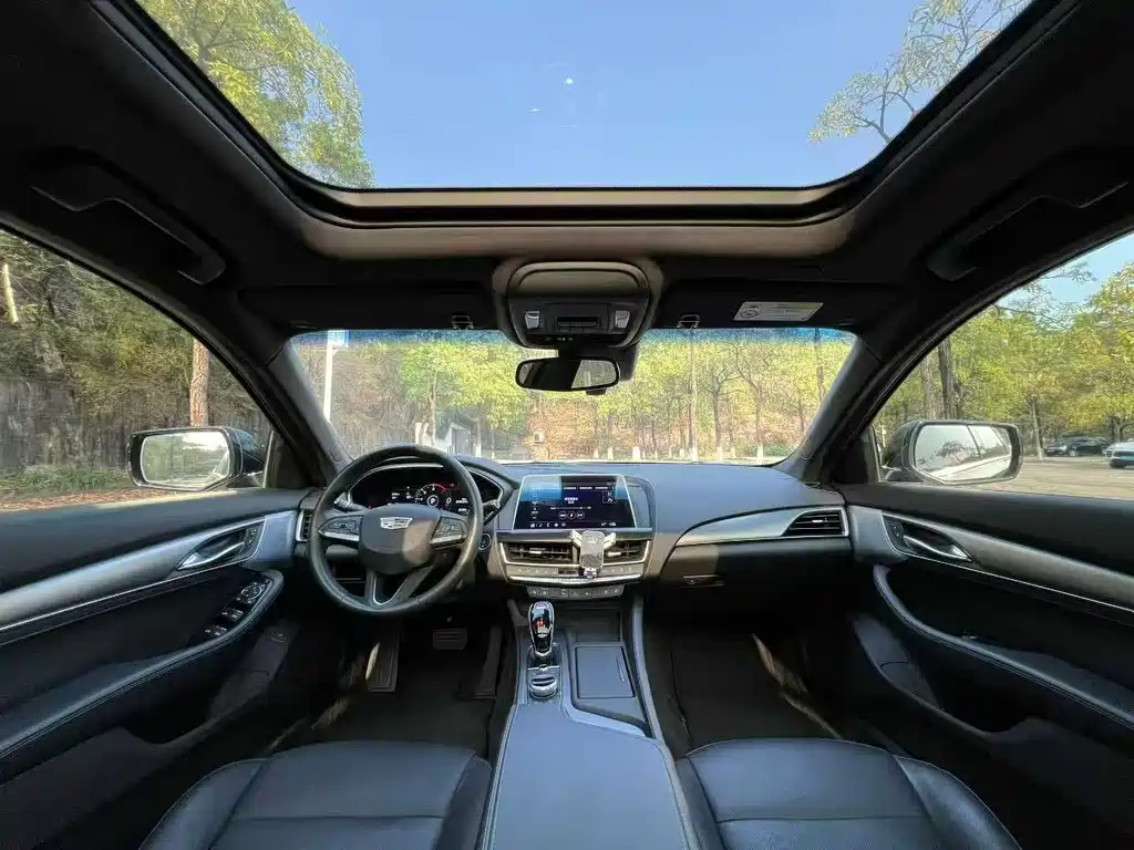 Cadillac CT5 2023 28T Luxury (Standard)