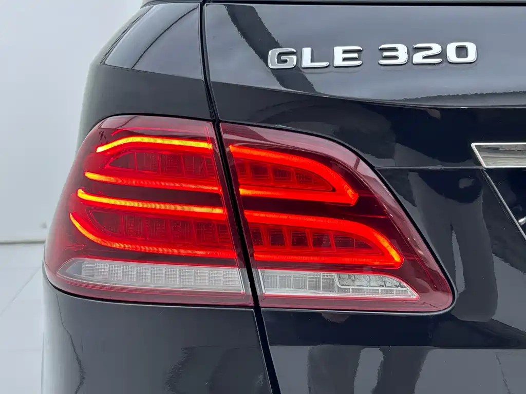 Mercedes-Benz GLE 2017 GLE 320 4MATIC Luxury Edition