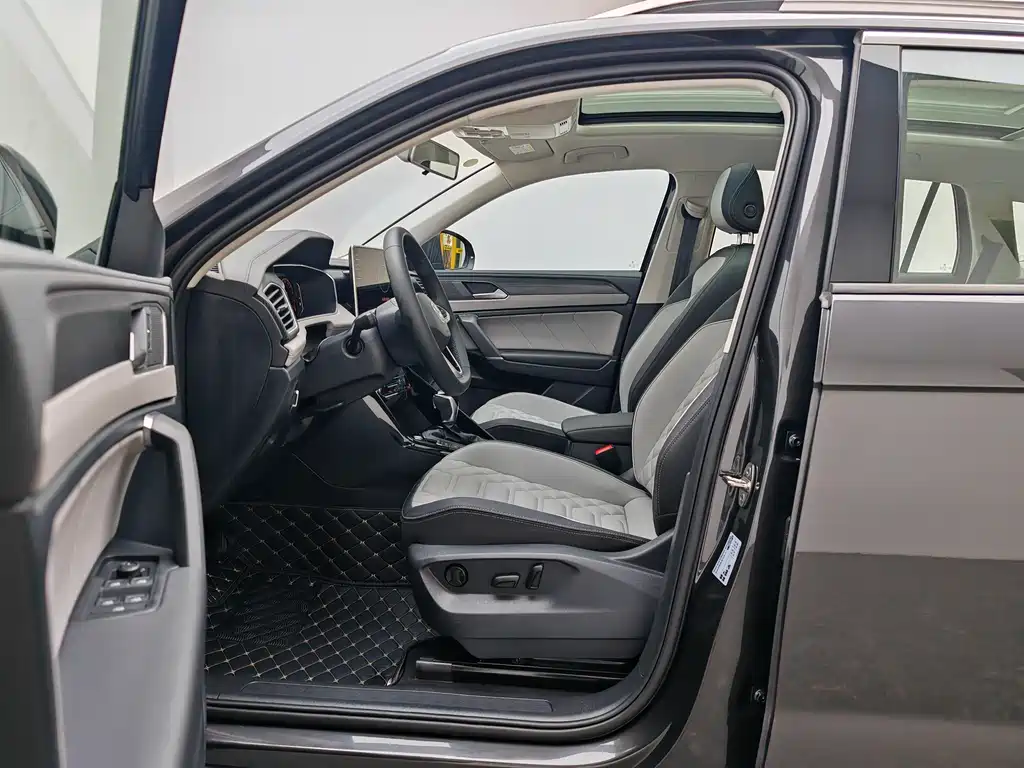 Tayron 2026 Edition 3000 Million Selection 300TSI