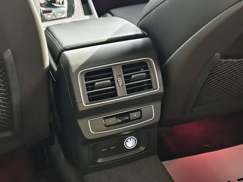 Audi Q5L 2024 model 40 TFSI Luxury Dynamic Edition