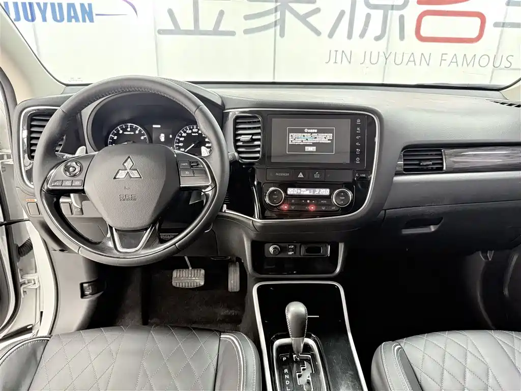 Outlander 2020 2.4L 4WD Premium 5-seat