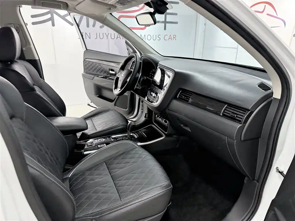 Outlander 2020 2.4L 4WD Premium 5-seat