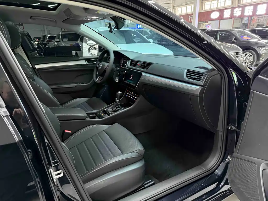 SUV 2022 TSI280 DSG Premium Edition