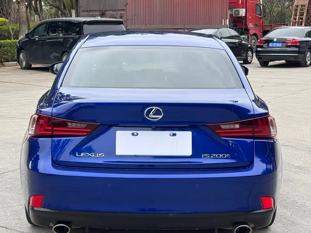 Lexus IS 2015 200t F SPORT
