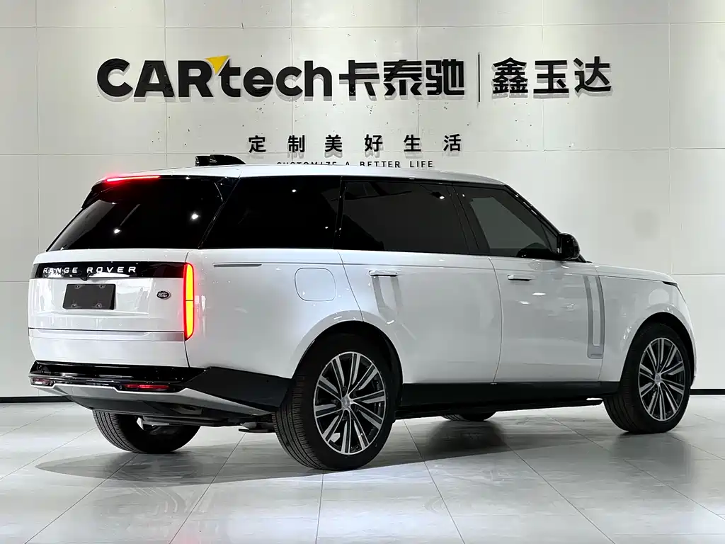 Range Rover 2024 Model 3.0 L6 400PS Classic Extended Edition