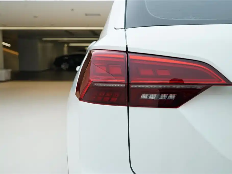Tayron 2019 330 TSI Two-wheel Drive Luxury Edition National VI