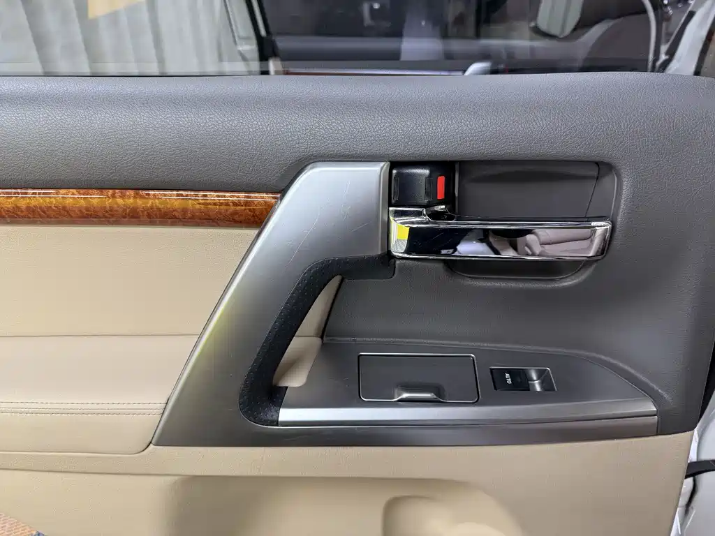 Land Cruiser 2012 4.0L Automatic VX
