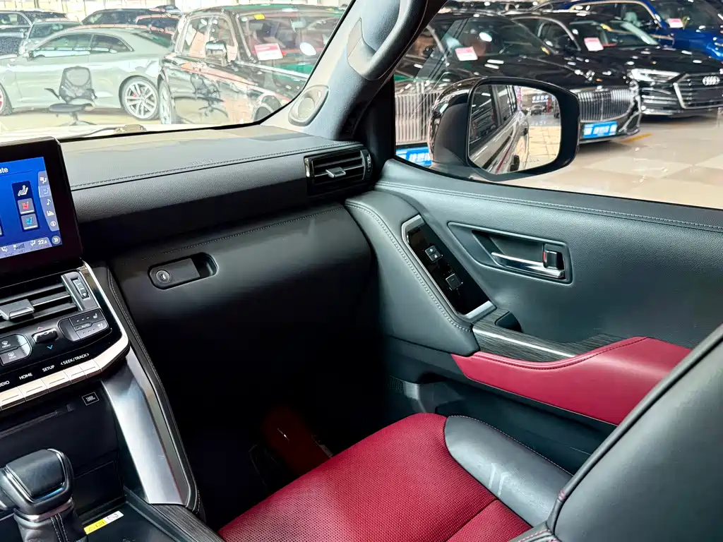 Land Cruiser (Import) LC300 2024 Model 3.5T Automatic
