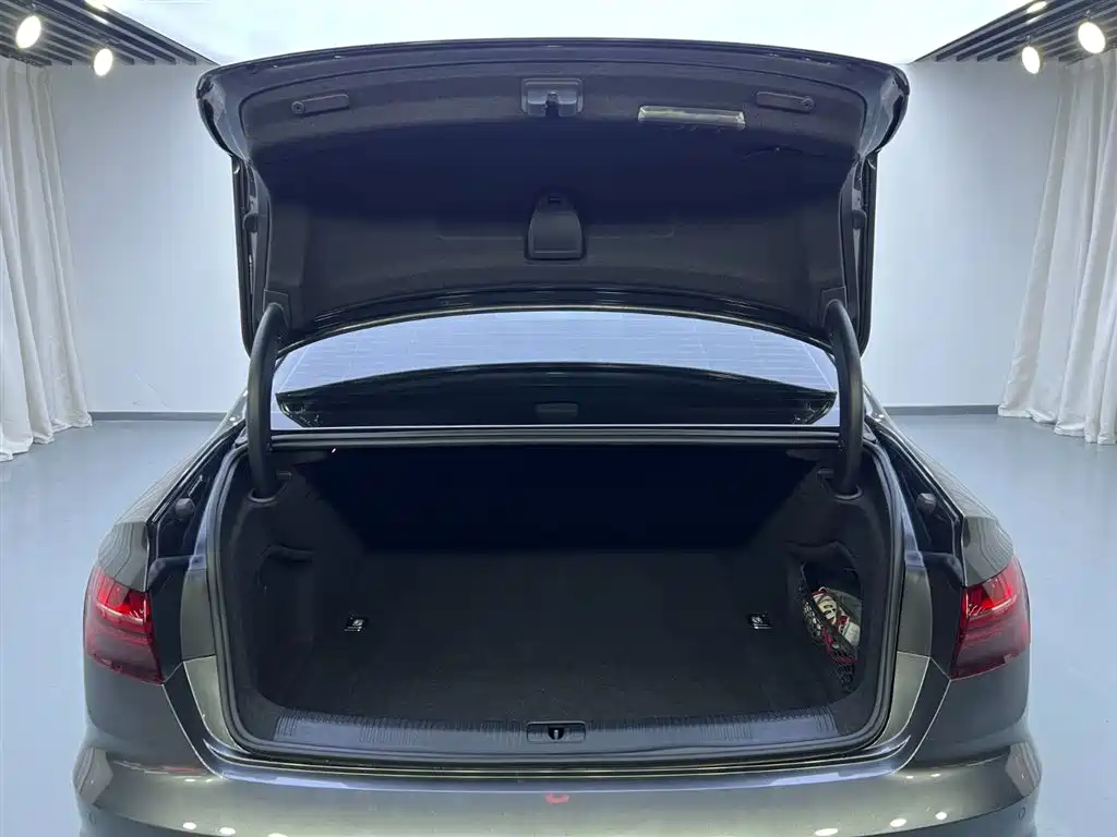 Audi A4L 2022 40 TFSI Sporty Dynamic Edition