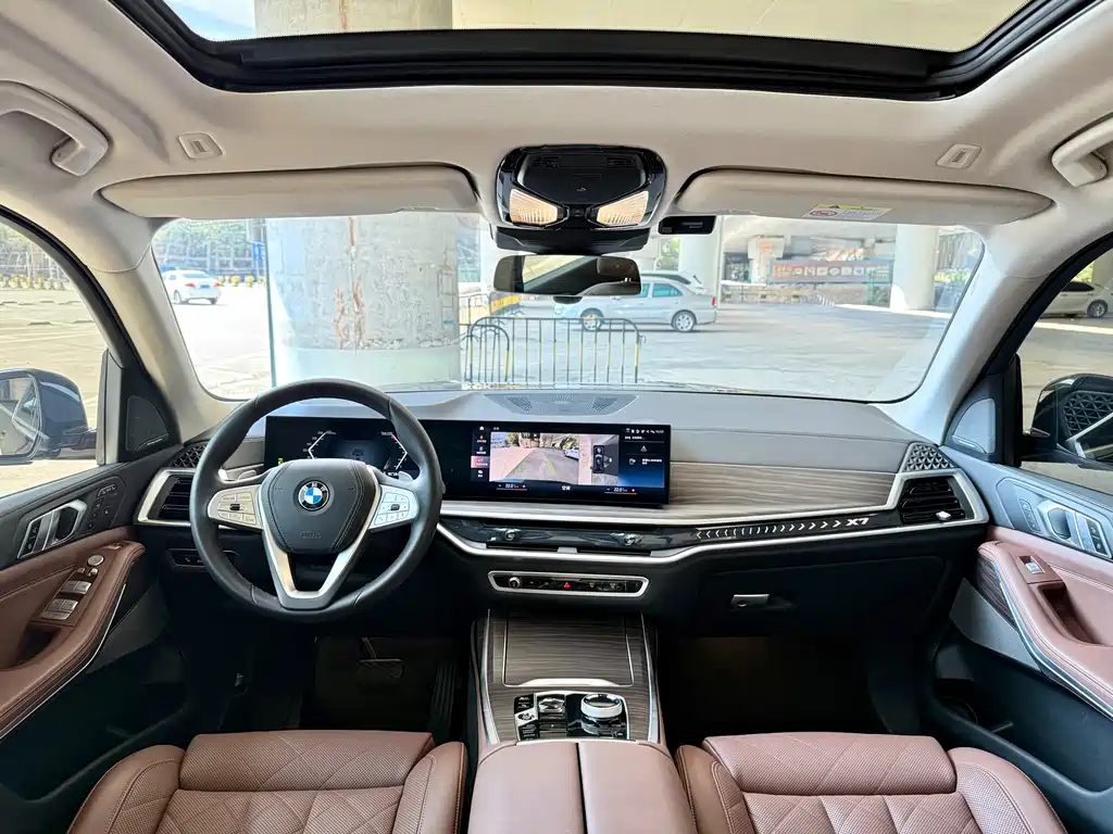 BMW X7 2023 xDrive40i Leading Luxury Package